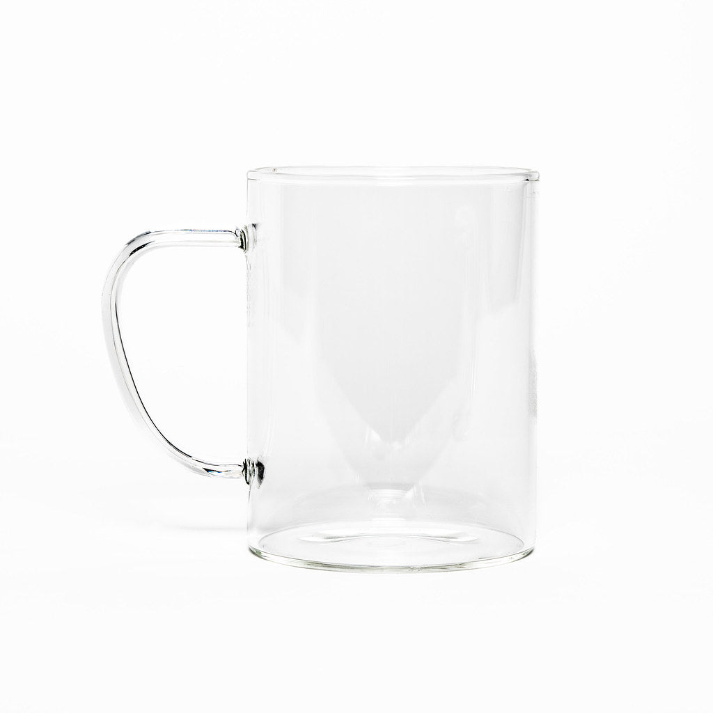 Tasse en verre avec anse pour le thé