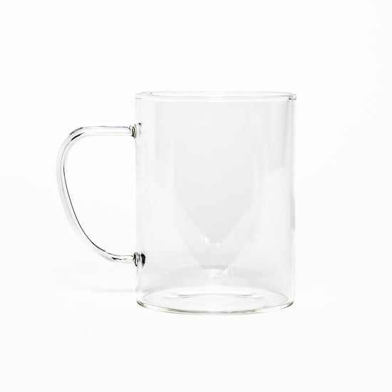 Tasse en verre avec anse pour le thé